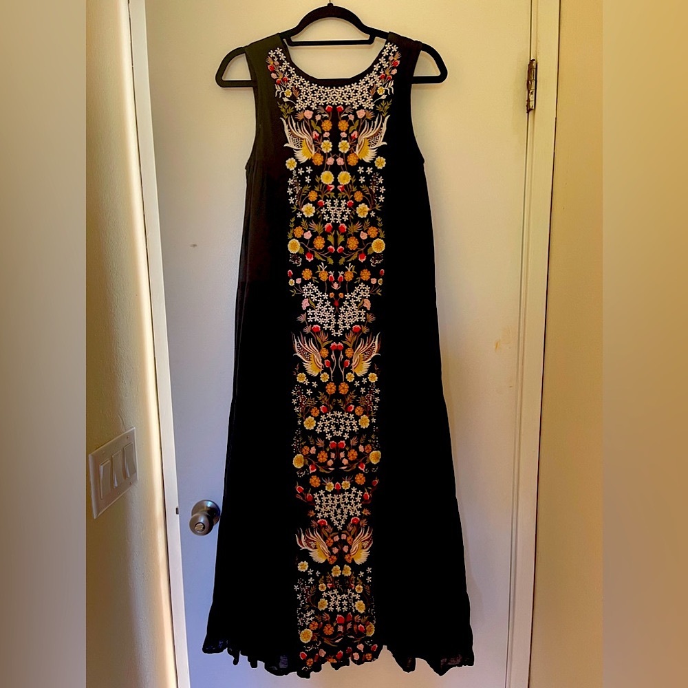 Flower Embroidary Black Maxi Dress